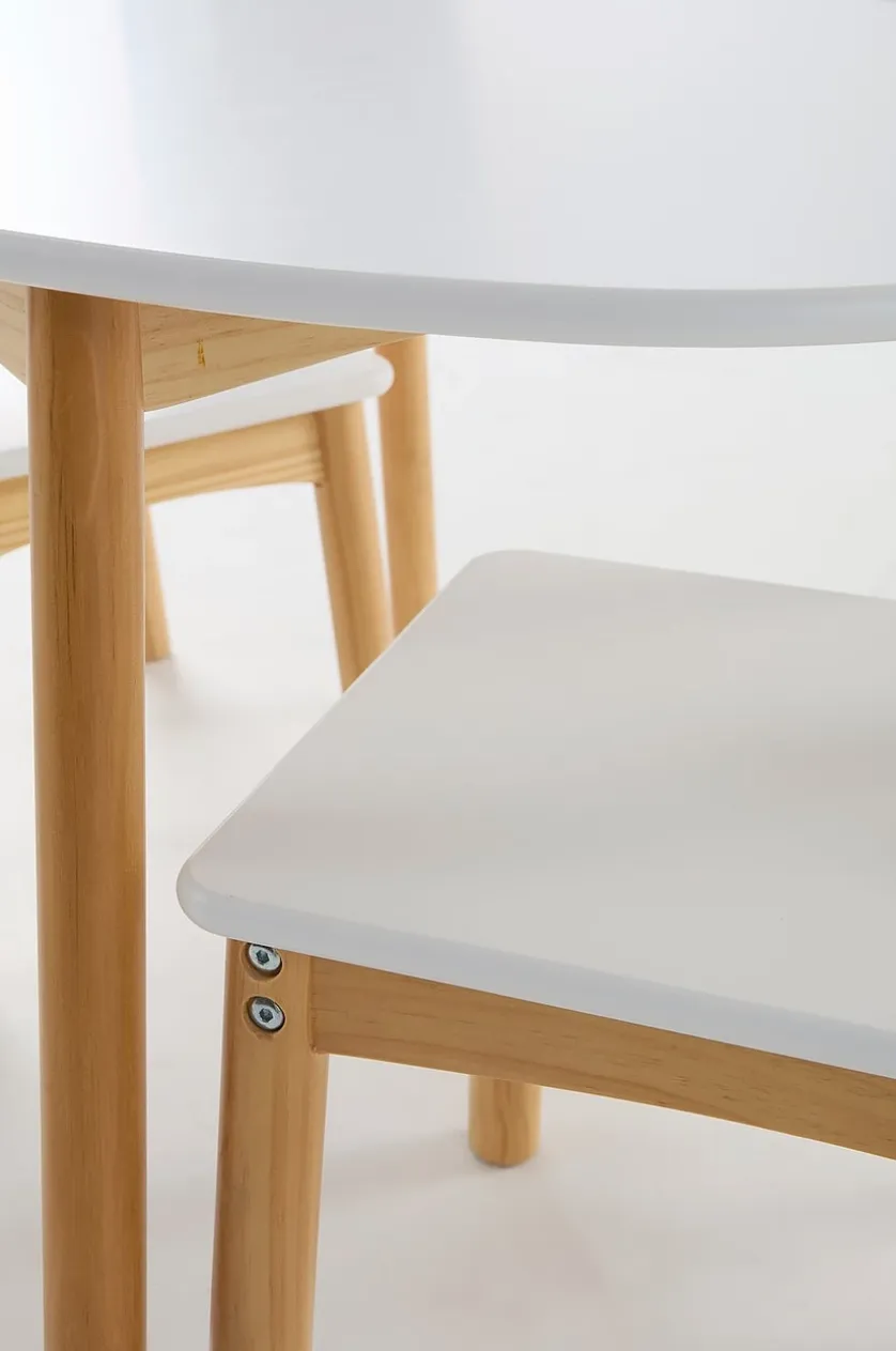 HULTA EGG Børnebord med 2 stole