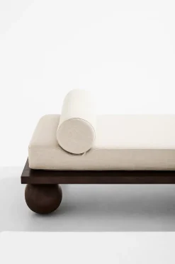Julia daybed