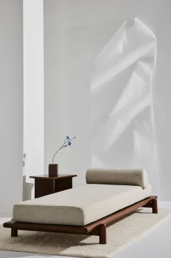 Julie daybed base