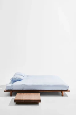 Julie sengeramme i fyrretræ 180 cm