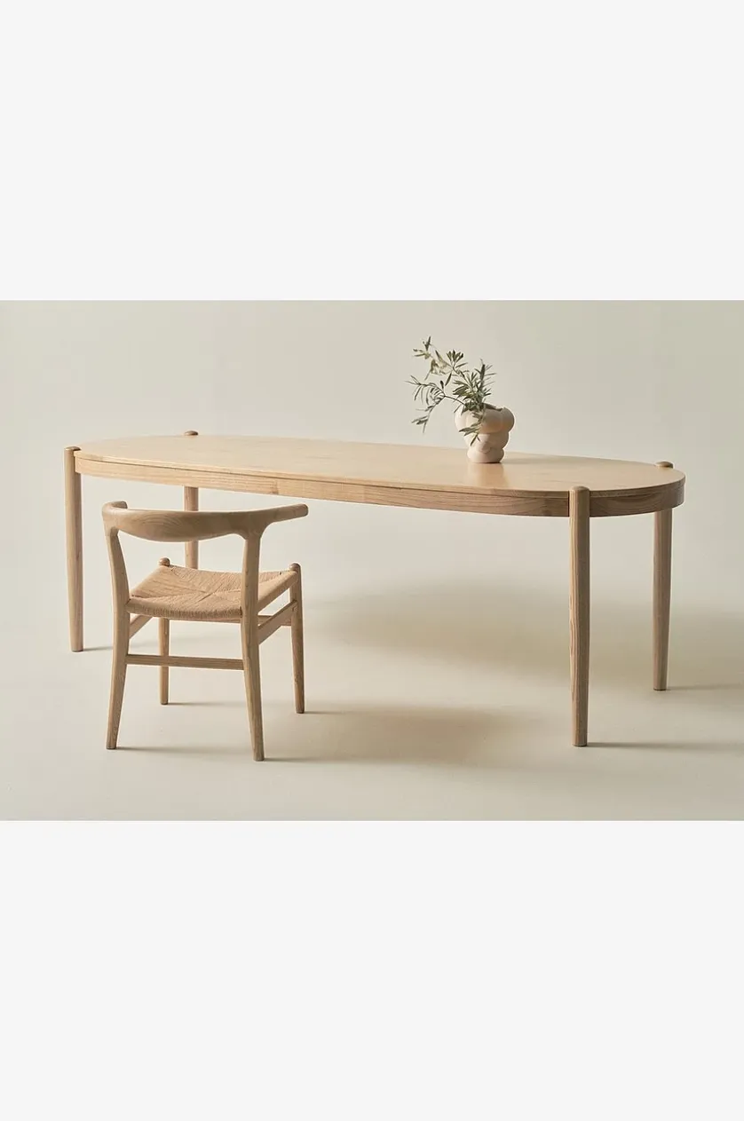 NATTAVAARA ovalt spisebord 90x240 cm